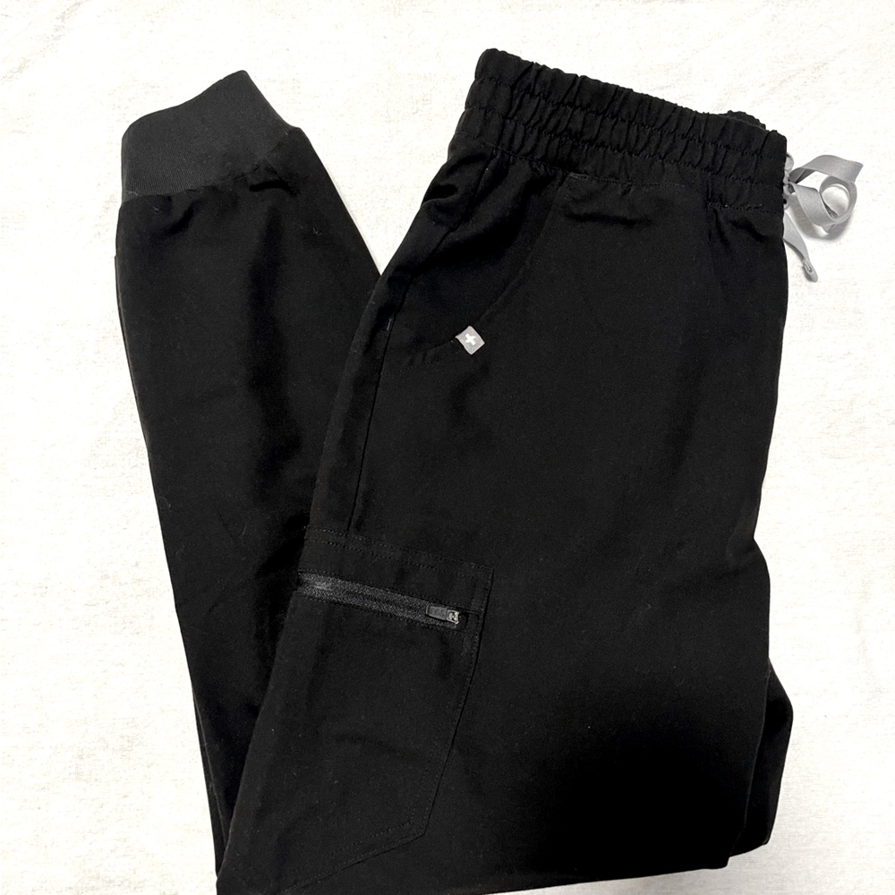 Figs black high waisted zamora, medium PETITE